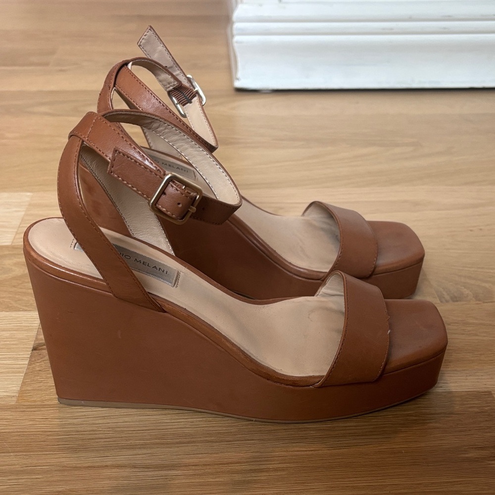 ANTONIO MELANI Tan Wedge Sandals Size 9